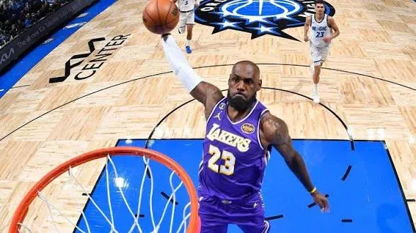 UPDATED: LeBron James joins Philadelphia 76ers for final NBA contract