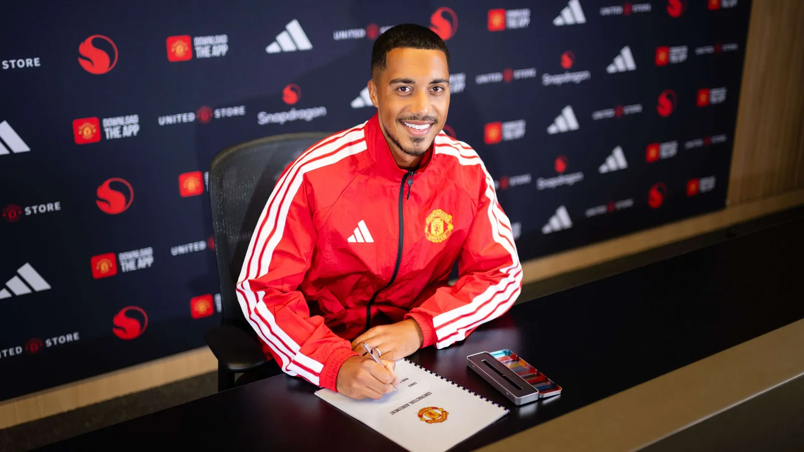 Youri Tielemans Manchester United 2026